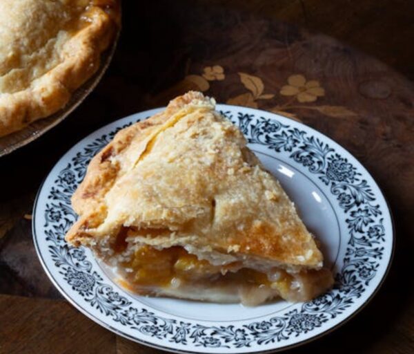 Homestyle Peach Pie – From Stockholm Pie & General Store 🍑🥧